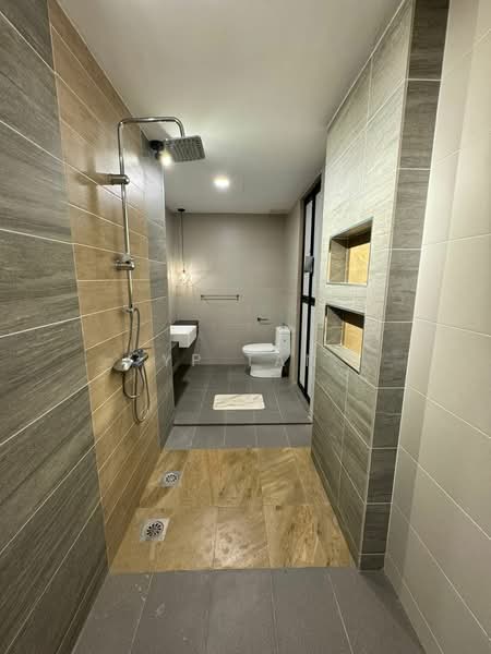 Service Residence for Sale at 28 Boulevard - YP Tan - Bathroom - PropertyGuru.com.my