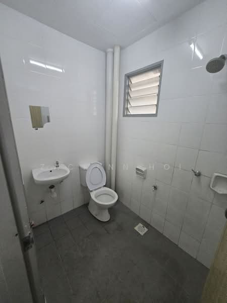Pangsapuri untuk Disewa di Akasia - Zackinn Hoi - Bathroom - PropertyGuru.com.my