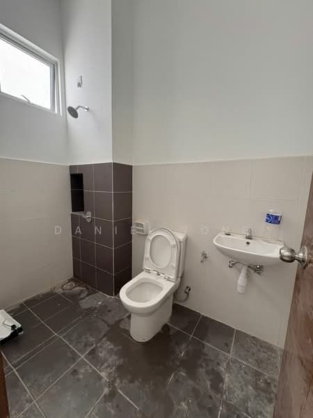 2-storey Terraced House for Rent in Setia Eco Gardens (Gelang Patah) - Daniel Yong - Bathroom - PropertyGuru.com.my
