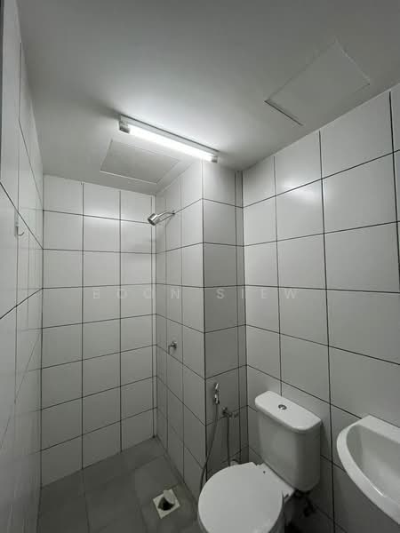 Service Residence for Sale at The Stone - Boon Siew - Bathroom - PropertyGuru.com.my