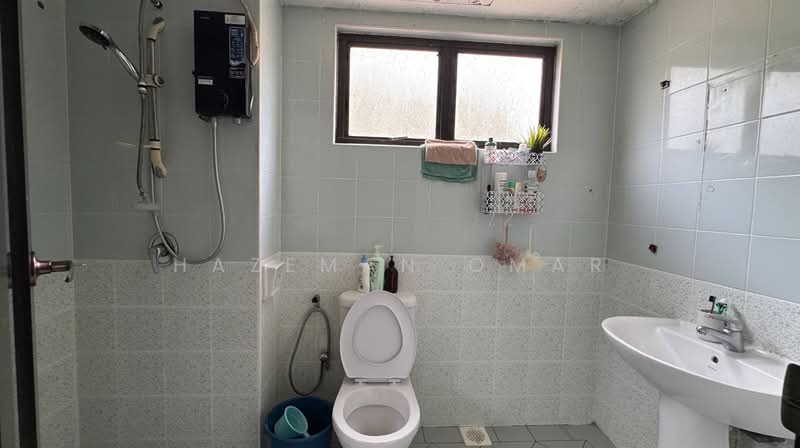 Kondominium untuk Dijual di Cyber Heights Villa - Hazeman Omar - Bathroom - PropertyGuru.com.my