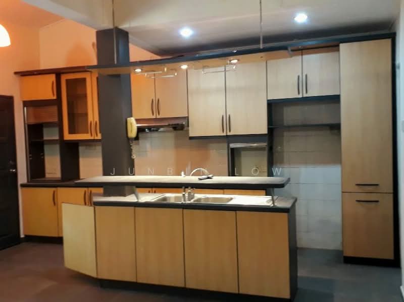 Rumah Teres 2 Tingkat untuk Dijual di Bandar Kinrara (Selangor) - Junbin Low - Kitchen - PropertyGuru.com.my