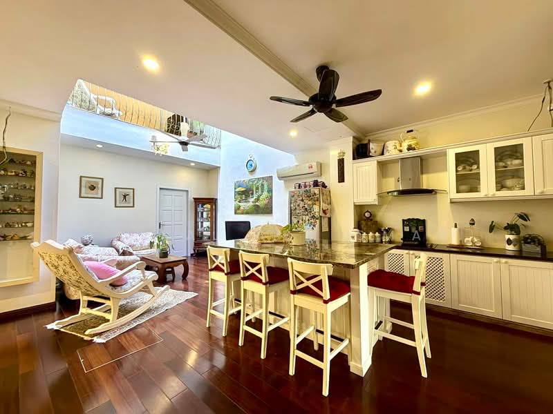 Rumah Berkembar untuk Dijual di Ukay Perdana (Ulu Kelang) - Faisal Abu Omar - Living Room - PropertyGuru.com.my