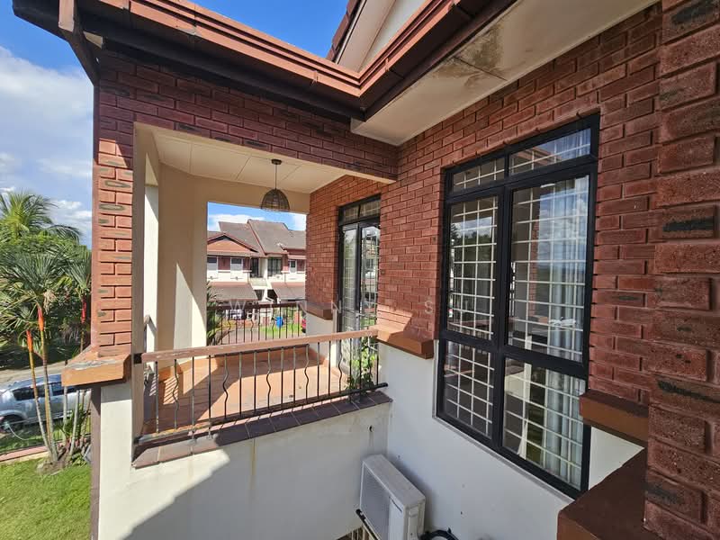Rumah Teres 2 Tingkat untuk Dijual di Bukit Jelutong (Shah Alam) - Winny Su - Balcony - PropertyGuru.com.my