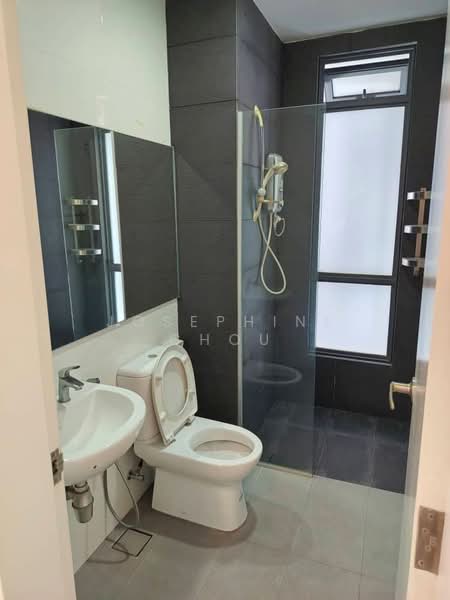 Servis Apartment untuk Disewa di Utropolis Suites 1 - Josephine Chou - Bathroom - PropertyGuru.com.my
