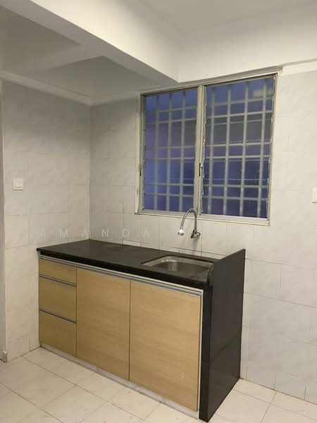 Pangsapuri untuk Dijual di Pinang Emas - Amanda Phoon - Kitchen - PropertyGuru.com.my
