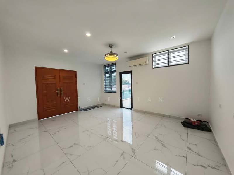 Bungalow for Sale in Taman Pertama (Batu Berendam) - Wesley Tan - Living Room - PropertyGuru.com.my