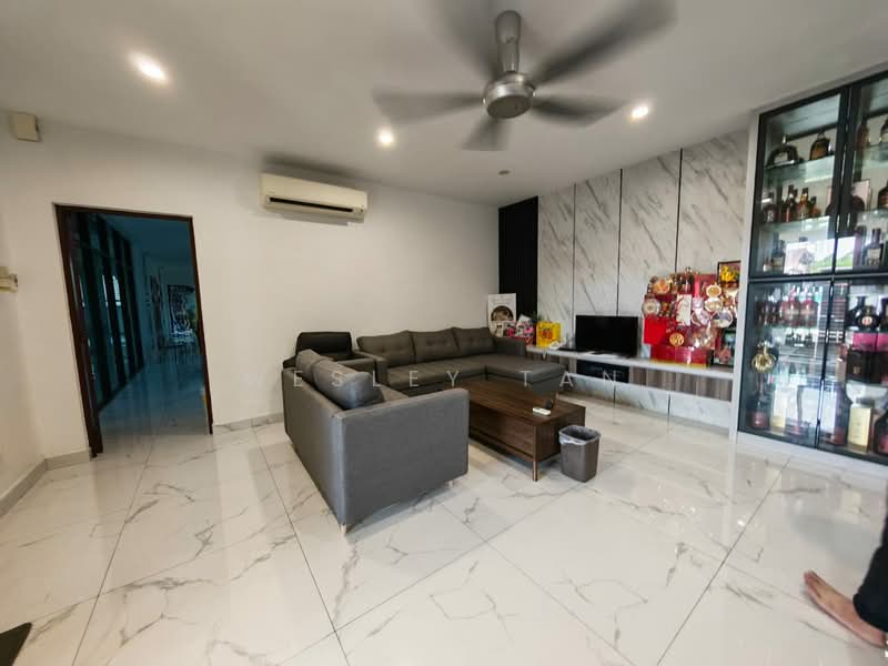 Bungalow for Sale in Taman Pertama (Batu Berendam) - Wesley Tan - Living Room - PropertyGuru.com.my