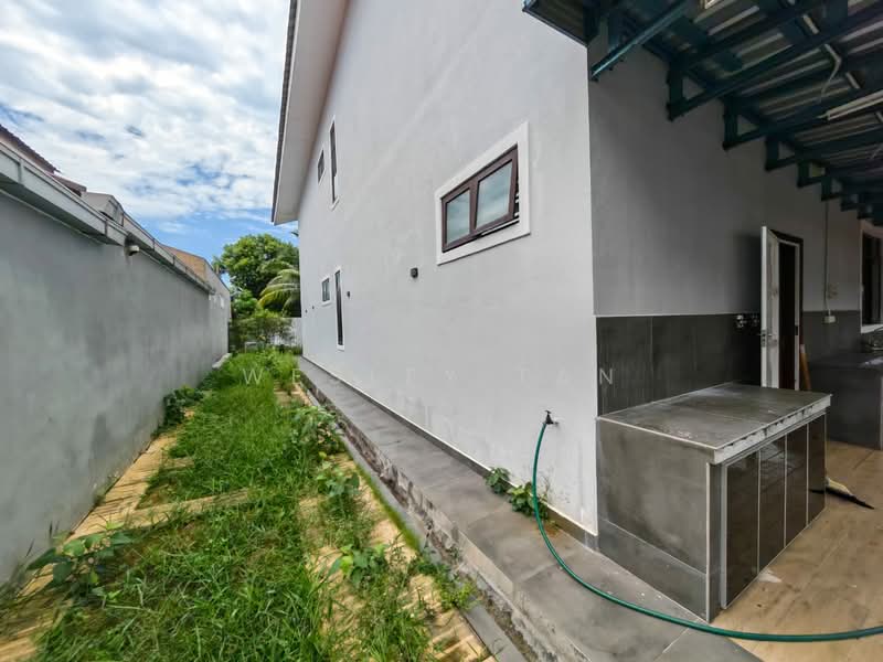 Bungalow for Sale in Taman Pertama (Batu Berendam) - Wesley Tan - PropertyGuru.com.my