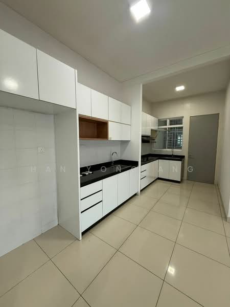 Service Residence for Sale at The Sky Executive Suites - Han Yong Ang - Kitchen - PropertyGuru.com.my