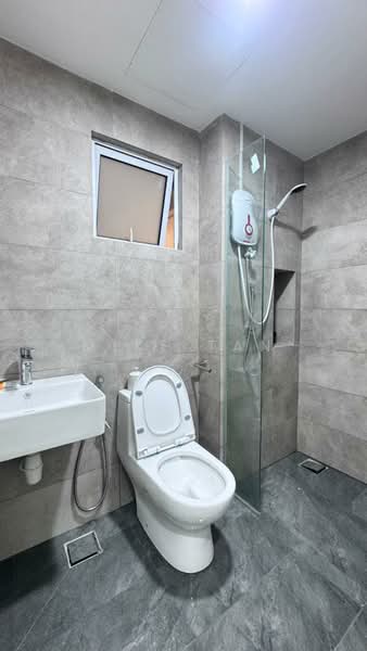 Servis Apartment untuk Disewa di Mesahill - Mike Tan - Bathroom - PropertyGuru.com.my
