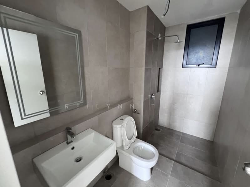 Service Residence for Sale at D'Sini Residences - Reilynn Tue - Bathroom - PropertyGuru.com.my