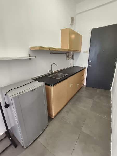 Servis Apartment untuk Dijual di Empire Damansara - Tom Lee - Kitchen - PropertyGuru.com.my