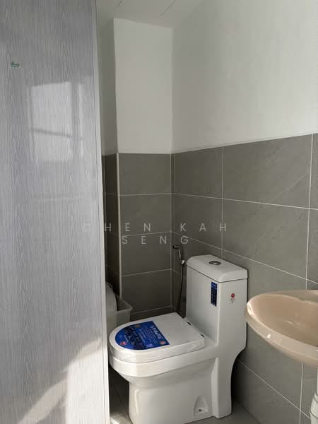 Condominium for Sale at Prima 16 (Prima Sixteen) The Second Chapter - Chen Kah Seng - Bathroom - PropertyGuru.com.my