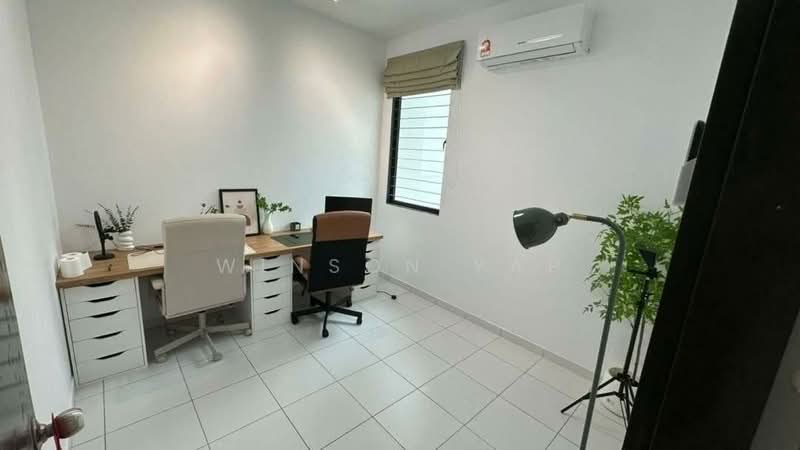 Rumah Teres 2 Tingkat untuk Dijual di Taman Austin Duta (Tebrau) - Winson Yap - Study - PropertyGuru.com.my