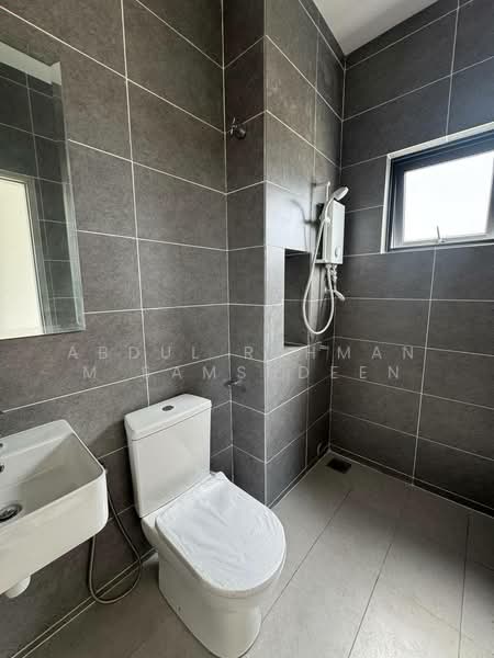 Rumah Berkembar untuk Dijual di Cyber 10 (Cyberjaya) - Abdul Rahman M Samsudeen - Bathroom - PropertyGuru.com.my