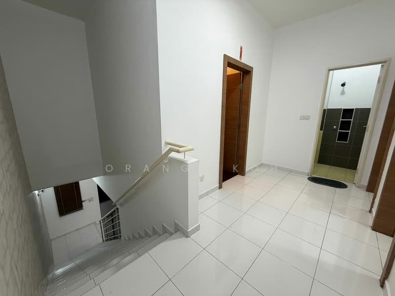 Rumah Teres 2 Tingkat untuk Dijual di Taman Setia Indah (Tebrau) - Orange Koh - Corridor - PropertyGuru.com.my