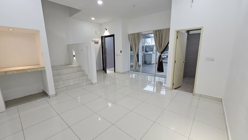 Rumah Teres untuk Disewa di Bandar Rinching (Semenyih) - Sunnie Yee - Living Room - PropertyGuru.com.my