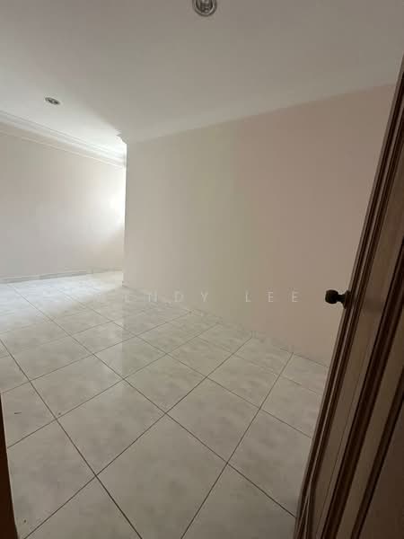 Flat for Sale at Bandar Tasik Selatan (Low Cost) - Wendy Lee - Room 2 - PropertyGuru.com.my