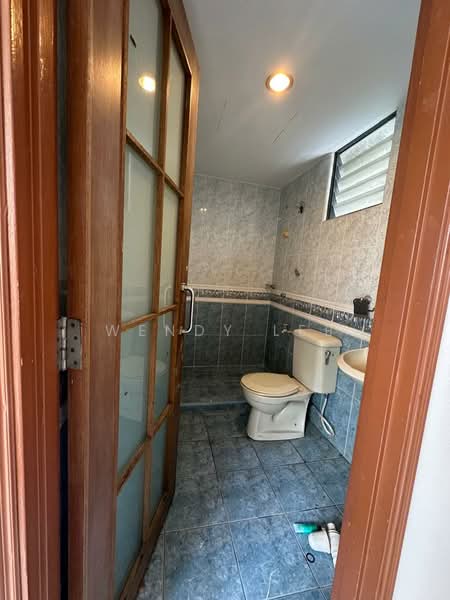 Flat for Sale at Bandar Tasik Selatan (Low Cost) - Wendy Lee - Bathroom 2 - PropertyGuru.com.my