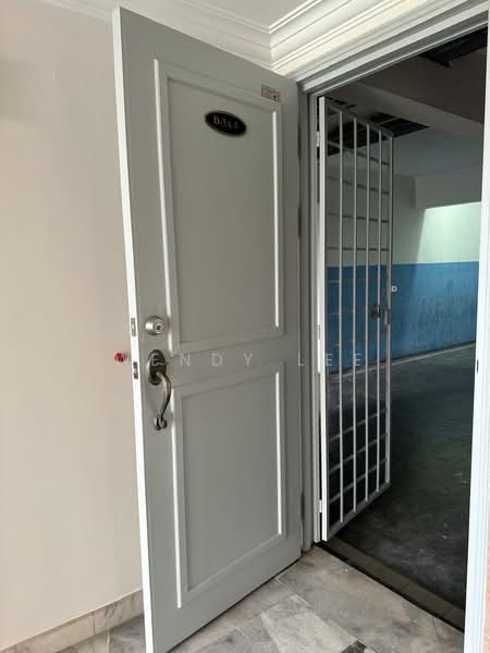 Flat for Sale at Bandar Tasik Selatan (Low Cost) - Wendy Lee - Entrance - PropertyGuru.com.my