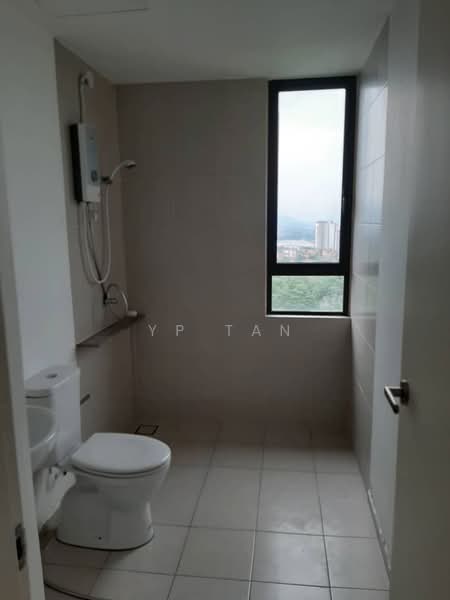 Kondominium untuk Dijual di Windows on The Park - YP Tan - Bathroom - PropertyGuru.com.my