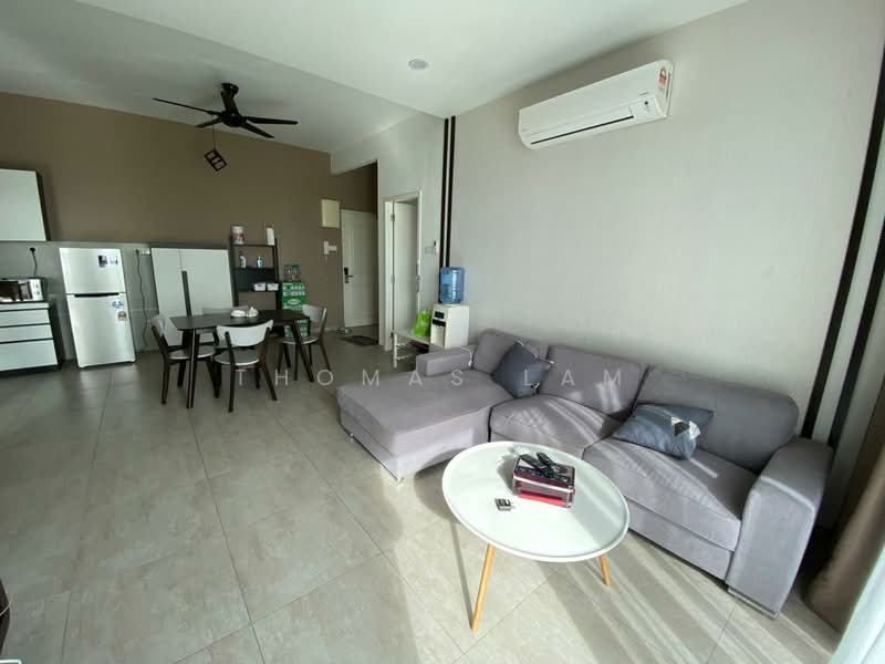 Servis Apartment untuk Dijual di Atlantis Residences (Pangsapuri Atlantis Kota Syahbandar) - Thomas Lam - Living Room - PropertyGuru.com.my