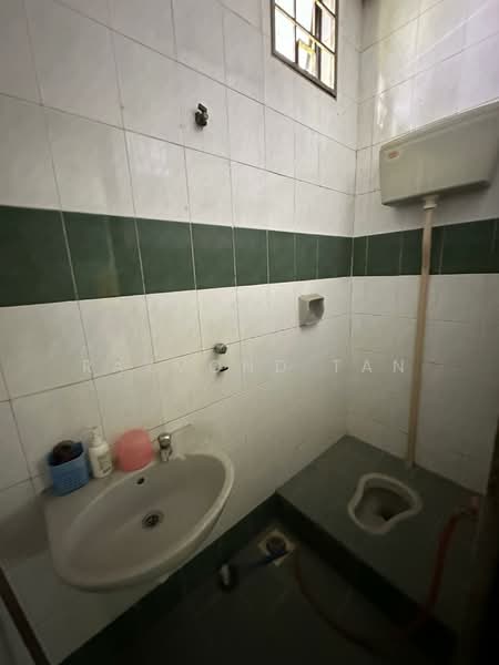 Bungalow for Sale in Saujana Akasia (Sungai Buloh) - Raymond Tan - Bathroom - PropertyGuru.com.my