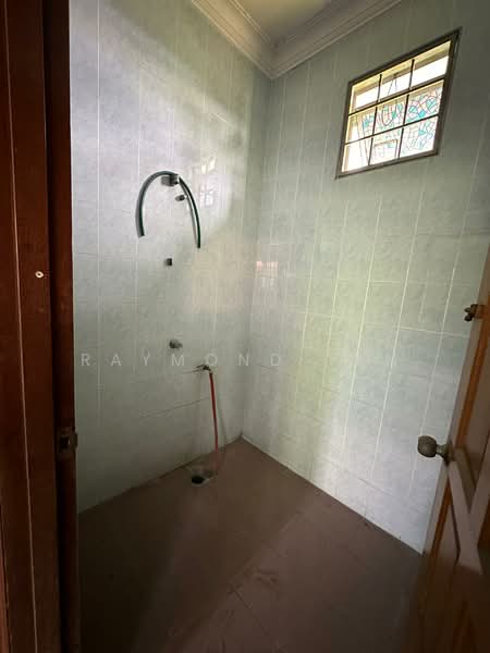 Bungalow for Sale in Saujana Akasia (Sungai Buloh) - Raymond Tan - Bathroom - PropertyGuru.com.my