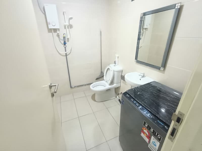 Servis Apartment untuk Disewa di De Centrum Residences - Jason Liew - Bathroom - PropertyGuru.com.my