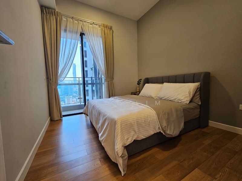 Servis Apartment untuk Disewa di The Sentral Suites - Alice Lim - Bedroom - PropertyGuru.com.my