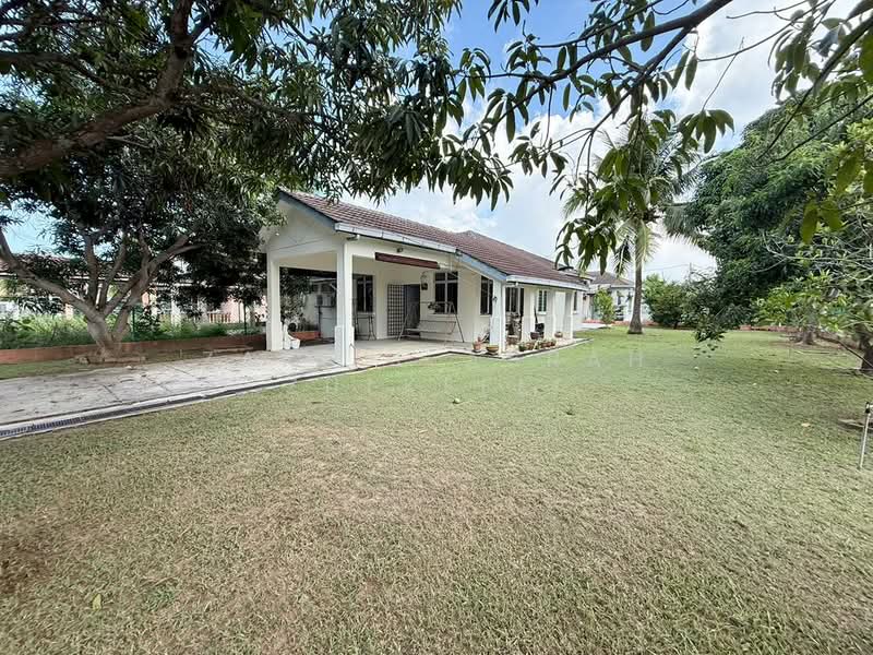 Semi-Detached House for Sale in Sepang (Selangor) - Zairul Asrah Zulkefli - Exterior - PropertyGuru.com.my