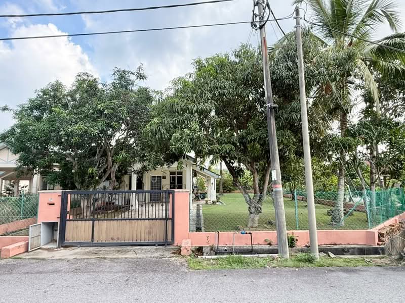 Semi-Detached House for Sale in Sepang (Selangor) - Zairul Asrah Zulkefli - Exterior - PropertyGuru.com.my