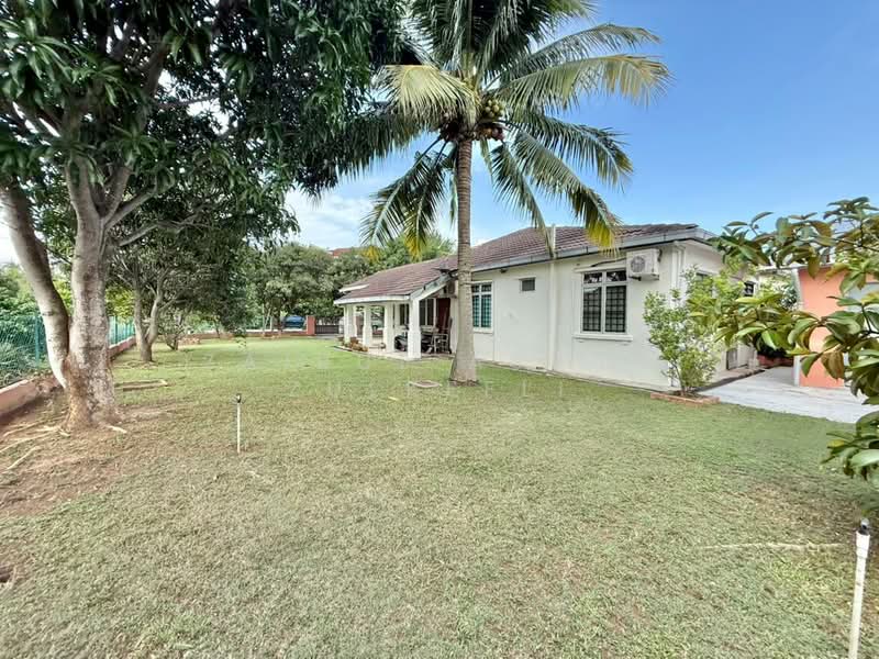 Semi-Detached House for Sale in Sepang (Selangor) - Zairul Asrah Zulkefli - Exterior - PropertyGuru.com.my