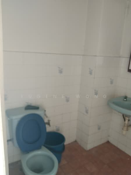 Kondominium untuk Disewa di Putra Court - Eugene Wong - Bathroom - PropertyGuru.com.my