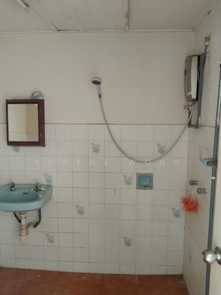 Kondominium untuk Disewa di Putra Court - Eugene Wong - Bathroom - PropertyGuru.com.my
