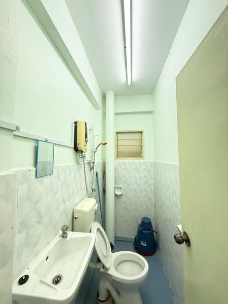 Pangsapuri untuk Dijual di Casa Ria Apartment - Mandy Cheow - Bathroom - PropertyGuru.com.my