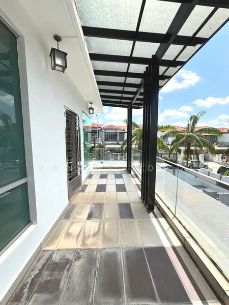 Rumah Teres 2.5 Tingkat untuk Dijual di Taman Sutera Utama (Skudai) - Janice Yong - Balcony - PropertyGuru.com.my