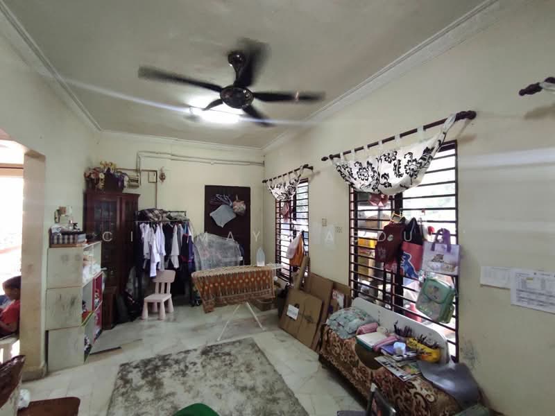 Rumah Teres 2 Tingkat untuk Dijual di Cemerlang Heights (Gombak) - Cik Maya Abdul - Living Room - PropertyGuru.com.my
