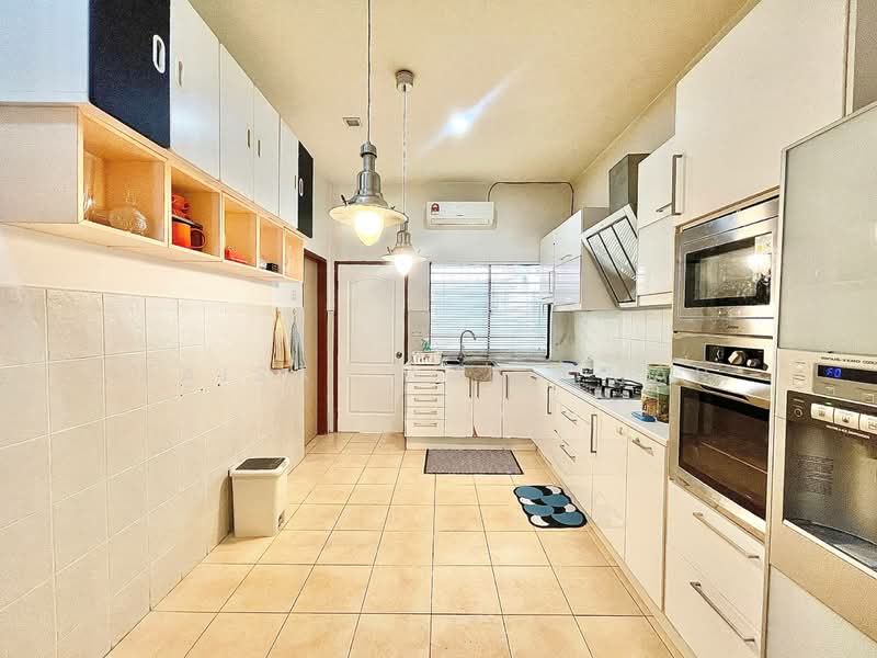 2-storey Terraced House for Sale in Bandar Nusaputra (Puchong) - Faisal Abu Omar - Kitchen - PropertyGuru.com.my