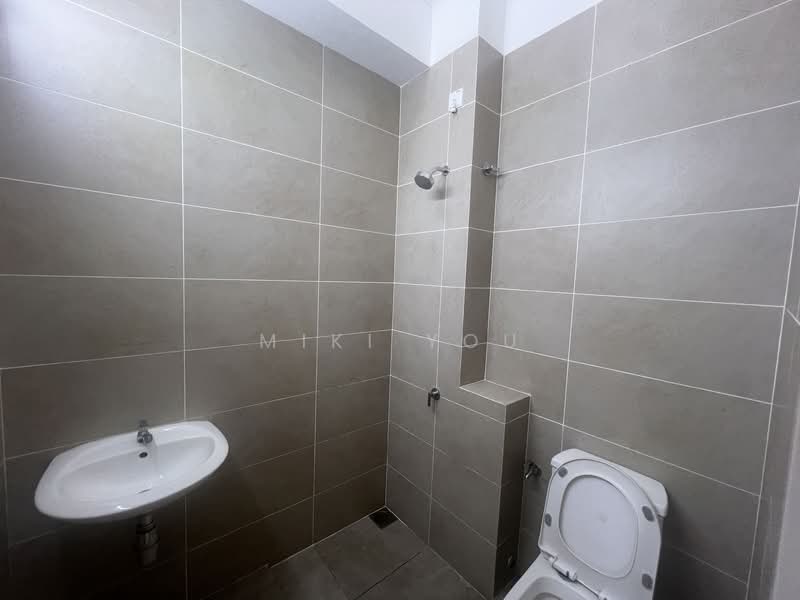 Rumah Teres 2 Tingkat untuk Disewa di Bandar Rimbayu (Telok Panglima Garang) - Miki You - Bathroom - PropertyGuru.com.my