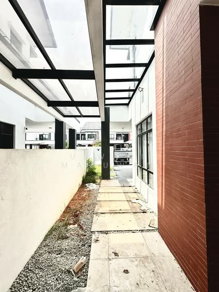Semi-Detached House for Sale in Dengkil (Selangor) - Uswani Mazuwan - Exterior - PropertyGuru.com.my