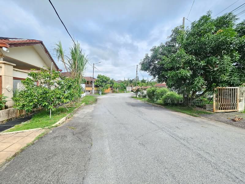 Rumah Banglo untuk Dijual di Lavender Heights (Senawang) - Naufal Ahmad Azahari - Exterior view left - PropertyGuru.com.my