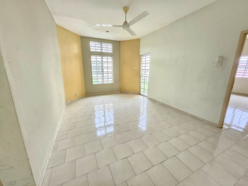 Rumah Banglo untuk Dijual di Lavender Heights (Senawang) - Naufal Ahmad Azahari - Family area - PropertyGuru.com.my