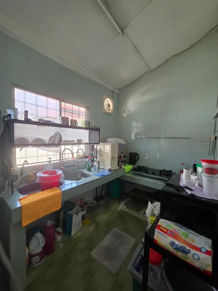 1-storey Terraced House for Sale in Taman Overseas Union (Taman Oug) (Jalan Klang Lama (Old Klang Road)) - Rachel Ji Won - Kitchen - PropertyGuru.com.my