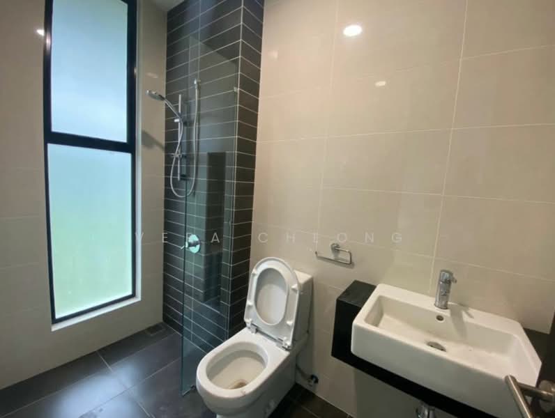 Semi-Detached House for Sale in East Ledang (Iskandar Puteri (Nusajaya)) - Vera Cheong - Bathroom - PropertyGuru.com.my