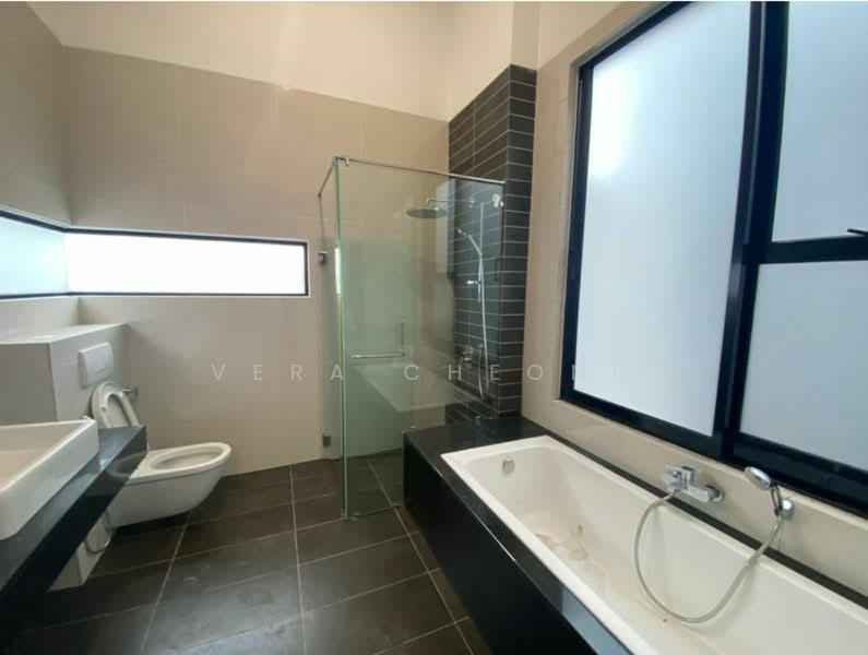 Semi-Detached House for Sale in East Ledang (Iskandar Puteri (Nusajaya)) - Vera Cheong - Bathroom - PropertyGuru.com.my