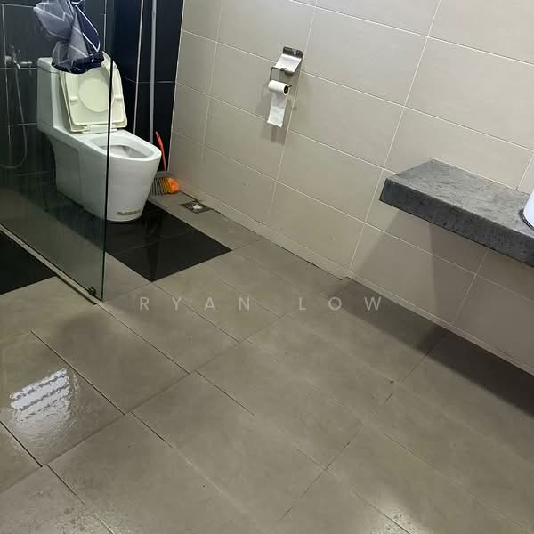 Rumah Teres untuk Dijual di Alam Damai (Cheras) - Ryan Low - Bathroom - PropertyGuru.com.my