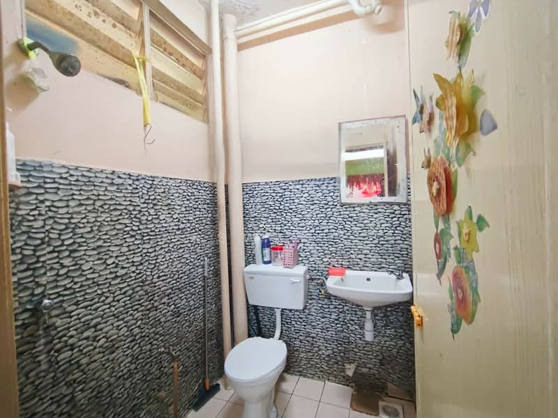 Apartment for Sale at Delima Intan Apartment - Aswad . - Bathroom - PropertyGuru.com.my