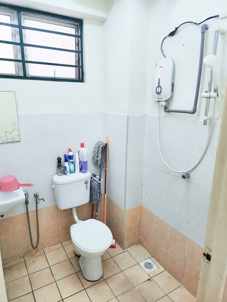 Condominium for Sale at Langat Jaya Condominium - Michelle Tan - Bathroom - PropertyGuru.com.my